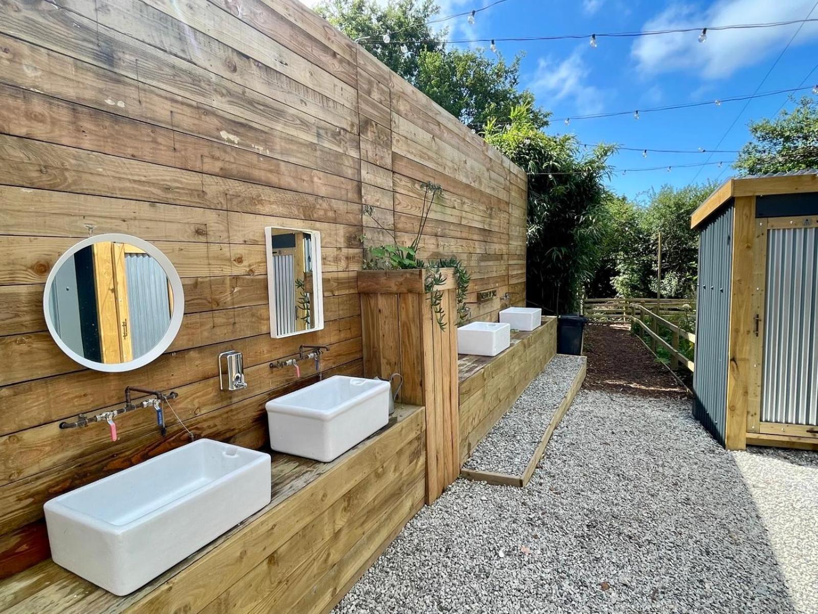 Lakeside Glamping Firecrest St Columb Major Esterno foto