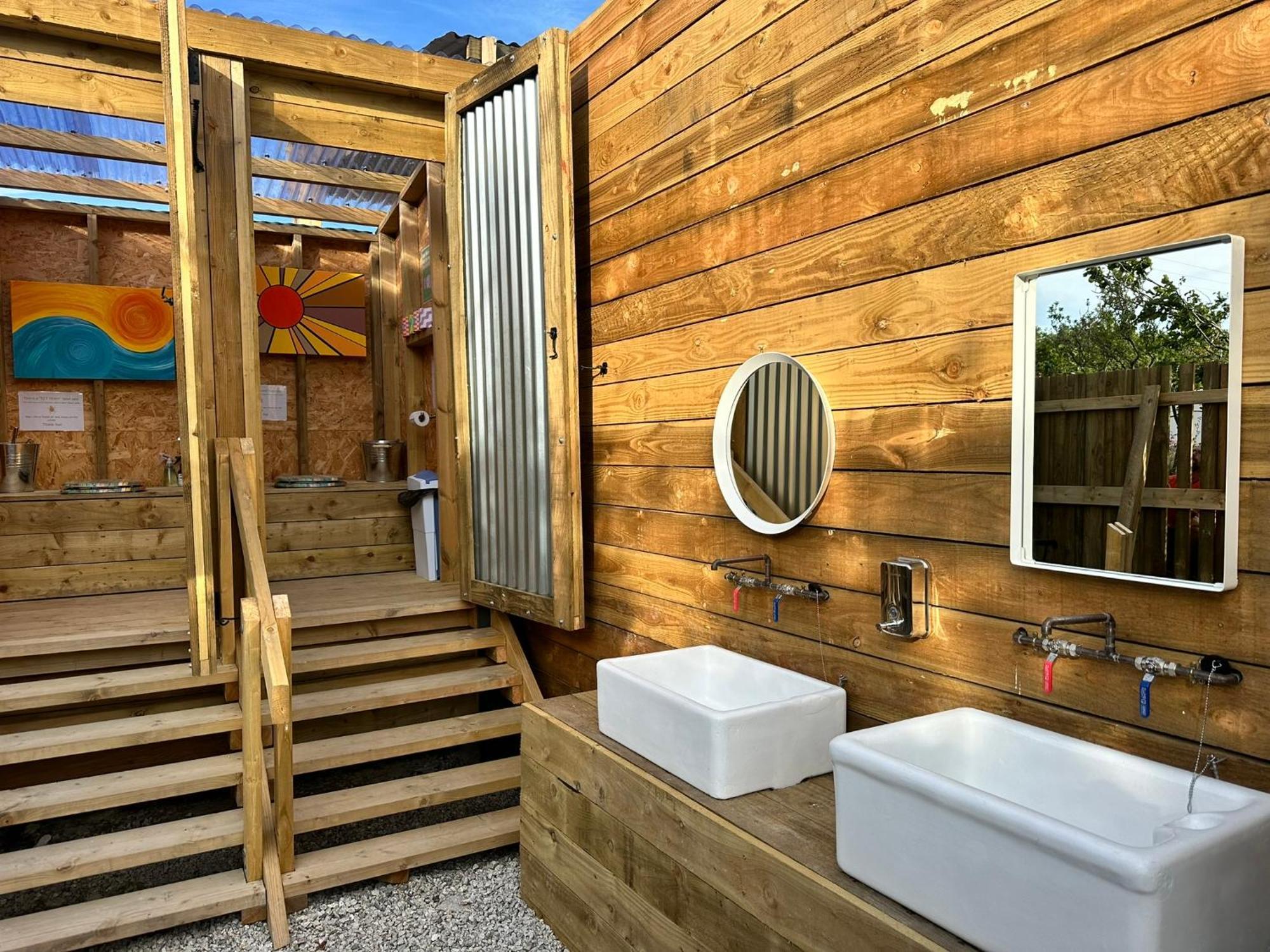 Lakeside Glamping Firecrest St Columb Major Esterno foto